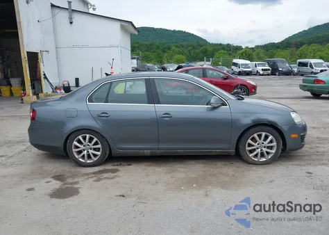 2010 Volkswagen Jetta Se из США, поврежденный, VIN 3VWRZ7AJXAM018241
